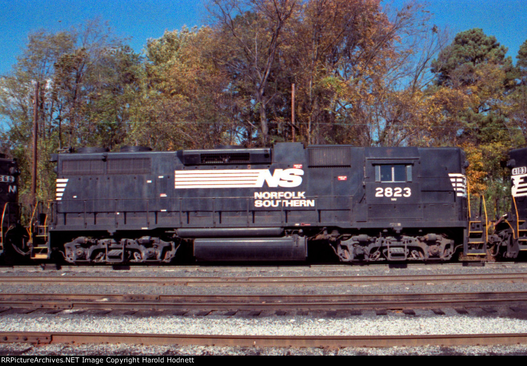 NS 2823